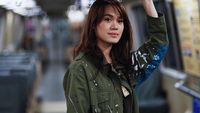Di Negeri Paman Sam, Sheryl Seinafia dapat Respons dari John Mayer