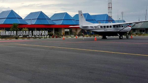 Foto: Jokowi Pamer Bandara-bandara Cantik Papua di Facebook
