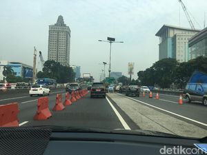 Contraflow Diberlakukan di Tol Cawang, Macet Arah Grogol Terurai