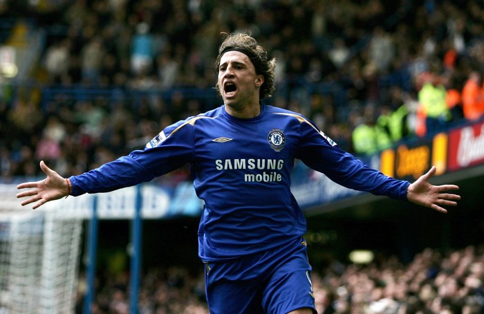 LONDON - APRIL 09:  Hernan Crespo of Chelsea celebrates scoring their second goal during the Barclays Premiership match between Chelsea and West Ham United on April 9, 2006 in London, England.  (Photo by Paul Gilham/Getty Images)
