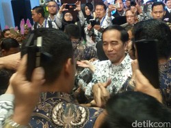 Jokowi: Tak hanya Matematika, Jenguk Teman juga Bisa Jadi PR Siswa