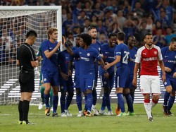 Batshuayi Dua Gol, Chelsea Kalahkan Arsenal 3-0
