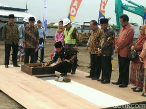 Momen Jokowi  Letakkan Batu Pertama Museum Muhammadiyah