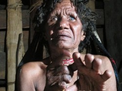 Cinta dan Potong Jari