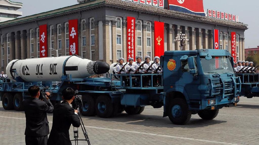 Foto: Jarang Dilihat, Parade Militer Korea Utara