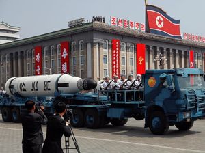 Foto: Jarang Dilihat, Parade Militer Korea Utara