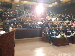 Setya Novanto Jadi Penguji Calon Doktor Hukum di Untag