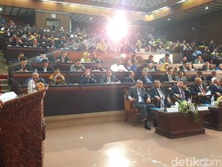 Setya Novanto Jadi Penguji Calon Doktor Hukum di Untag