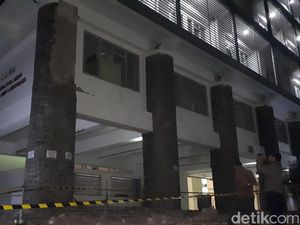 ITB: Pilar Gedung Runtuh Saat Sedang Ada Wisuda ITB: Pilar Gedung Runtuh Saat Sedang Ada Wisuda