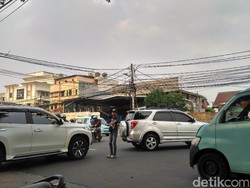 Cerita Nugraha, Tak Malu Jadi Pak Ogah Demi Uang Kuliah