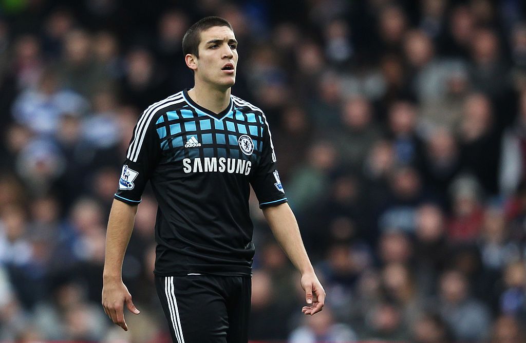 LONDON, ENGLAND - JANUARY 28: Oriol Romeu of Chelsea looks on during the FA Cup with Budweiser Fourth Round match between Queens Park Rangers and Chelsea at Loftus Road on January 28, 2012 in London, England.  (Photo by Clive Mason/Getty Images)