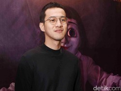 Sering Main Film dengan Generasi Muda, Herjunot Ali Belajar Menyesuaikan Diri