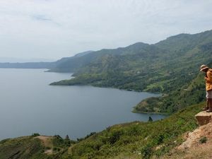 Jangan Bilang Siapa-siapa, Tempat Terbaik Melihat Danau Toba