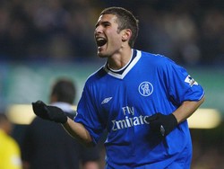 Adrian Mutu direkrut dari Parma seharga 17,1 juta paun pada Agustus 2003. Dilepas ke Juventus pada Januari 2005. (Foto: Phil Cole/Getty Images)