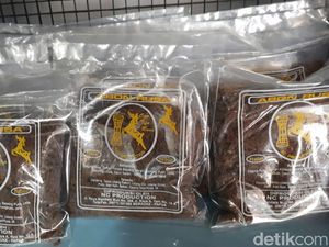 Oleh-oleh Asli Merauke... Abon Rusa Oleh-oleh Asli Merauke... Abon Rusa