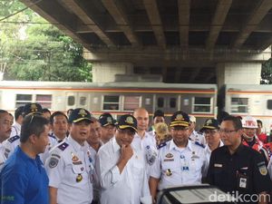 Menhub Tinjau Stasiun Tebet, Cek Integrasi dengan TransJ