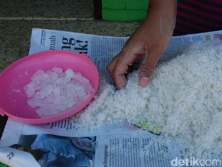 Pengolah Ikan Asin di Surabaya Keluhkan Temuan Garam Dicampur Tawas