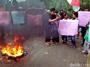 Puluhan Tahun Jalan Rusak, Warga di Cikidang Sukabumi Ancam Golput