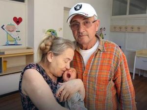 Miris! Punya Anak Setelah 20 Tahun Berjuang, Wanita Ini Malah Dicerai Suami