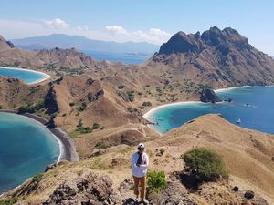 Riang dan Gembiranya Sri Mulyani Melihat Alam Komodo