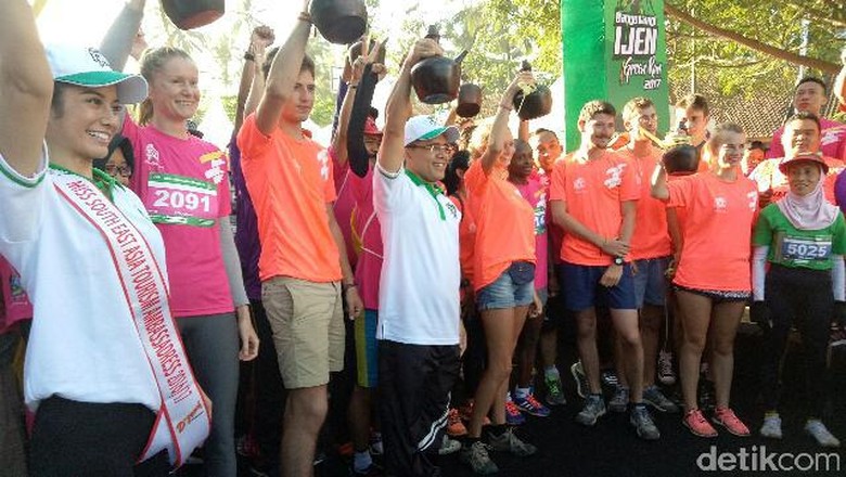 Banyuwangi Ijen Green Run 2017 (Ardian Fanani/detikTravel) Banyuwangi Ijen Green Run 2017 (Ardian Fanani/detikTravel)