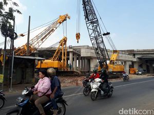 Pemasangan Balok Tol Sumo, Jalan Mastrip Hari Ini Kembali Ditutup Pemasangan Balok Tol Sumo, Jalan Mastrip Hari Ini Kembali Ditutup