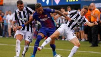 Barcelona selanjutnya akan menghadapi Manchester United pada hari Rabu (26/7). Sementara Juventus akan melawan Paris Saint-Germain di hari yang sama. Foto: REUTERS/Mike Segar