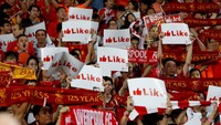 Stadion Mong Kok di Hong Kong tentu didominasi warna merah mengingat popularitas Liverpool di Asia begitu besar (Foto: REUTERS/BOBBY YIP)