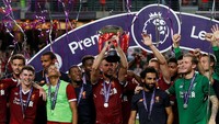 Akhirnya Liverpool juara Premier League juga ya...Ya setidaknya ini modal bagus untuk mengarungi musim depan (Foto: REUTERS/BOBBY YIP)