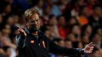 Manajer Liverpool Juergen Klopp terlihat kesal ketika anak asuhnya melakukan kesalahan. (Foto: REUTERS/BOBBY YIP)