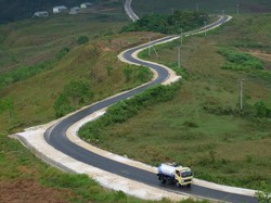 Coba tebak, Jalanan Meliak-liuk yang Kece Ini Ada di Mana?