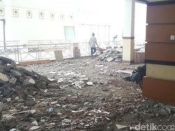 Perbaikan Lantai dan Atap Gedung DPRD Kabupaten Malang Disesalkan