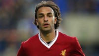 Liverpool memiliki kedalaman skuat di lini tengah, yang mana menjadi kabar buruk bagi Lazar Markovic. Gelandang Serbia itu memasuki setahun terakhir di kontraknya. Liverpool ingin melego Markovic sebesar GBP 7 juta, yang diinginkan Anderlecht, Getafe, dan Leganes. (Foto: Alex Livesey/Getty Images)