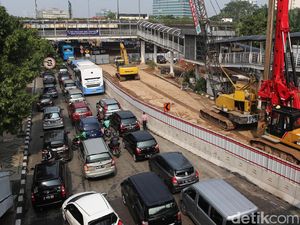 Rekayasa Lalin Simpang Kuningan Bikin Macet Rekayasa Lalin Simpang Kuningan Bikin Macet