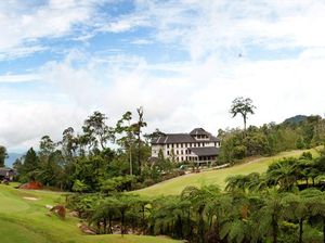 Benarkah Patok Batas NKRI Diserobot Lapangan Golf Malaysia? Benarkah Patok Batas NKRI Diserobot Lapangan Golf Malaysia?