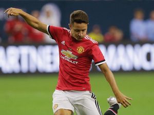 Mourinho Harap-Harap Cemas Tunggu Kabar Kondisi Herrera