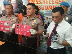 Nyambi Jual Sabu, Manajer Marketing Swalayan di Jombang Diringkus