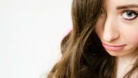 Cantik! Ini Foto Selfie Wanita yang Hanya Punya Setengah Wajah