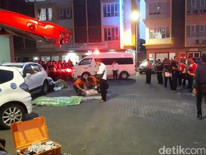Keluarga 2 Perempuan yang Loncat dari Apartemen Gateway Tolak Autopsi Keluarga 2 Perempuan yang Loncat dari Apartemen Gateway Tolak Autopsi