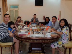 Cerita Ussy Sulistiawaty yang Masih Akur dengan Mantan Suami