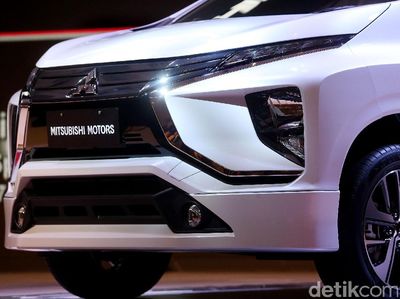 Foto : Small MPV Mitsubishi Pesaing Avanza Cs