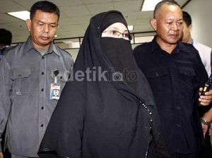Gara-gara Cuitan di Twitter, Pansus Angket KPK Panggil Yulianis Gara-gara Cuitan di Twitter, Pansus Angket KPK Panggil Yulianis
