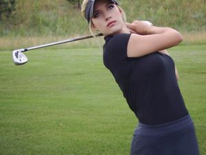 Pegolf Terseksi Pukau Jutaan Penggemar di Instagram