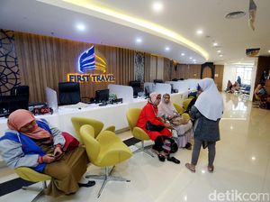 First Travel Sempat Janjikan Carter Pesawat Jika Jemaah Mau Tambah Dana First Travel Sempat Janjikan Carter Pesawat Jika Jemaah Mau Tambah Dana