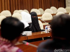 Yulianis Harap Pansus DPR Lindungi Temannya Jadi Korban Nazaruddin