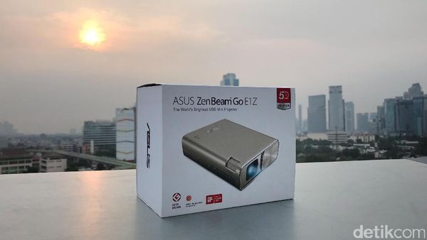 Proyektor Mini Asus yang Bisa Jadi Powerbank