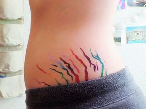 Siapa Sangka, Stretch Mark Juga Bisa Terlihat Cantik Lho Siapa Sangka, Stretch Mark Juga Bisa Terlihat Cantik Lho