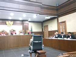 Diancam 12 Tahun Bui, Miryam Bacakan 4 Poin Eksepsi