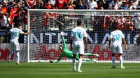 Madrid menyamakan kedudukan melalui tendangan penalti Casemiro pada babak kedua. Foto: Ezra Shaw/Getty Images