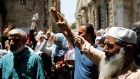 Foto: Begini Aksi Protes Warga Palestina di Luar Masjid Al-Aqsa